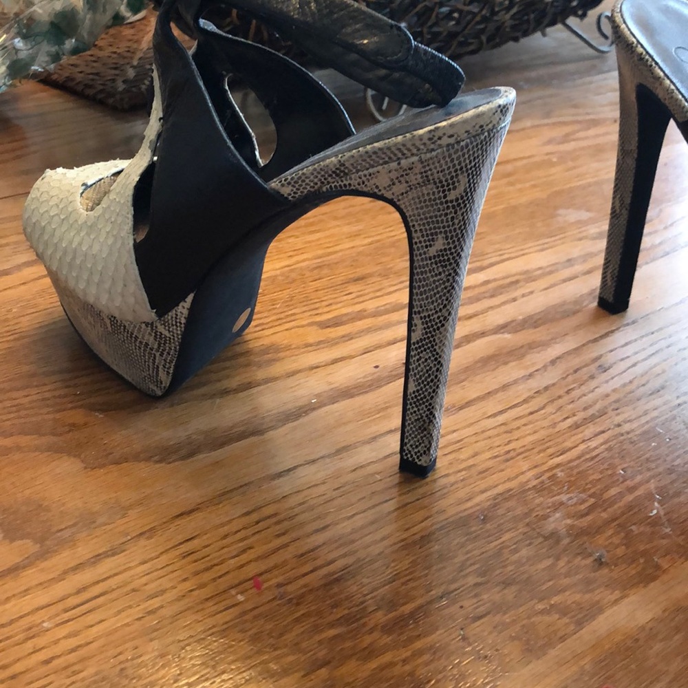 Heels - Picture 2 of 2